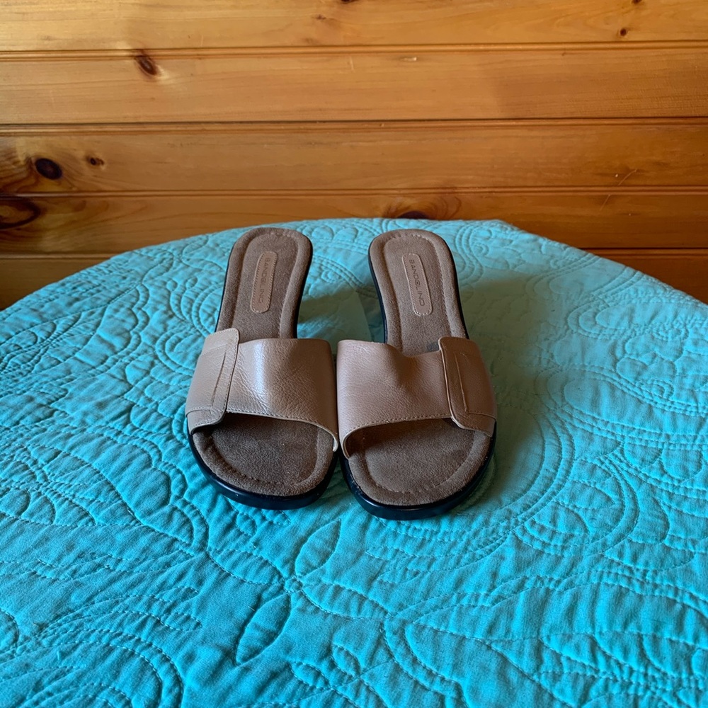 Like new. Worn only a few times.